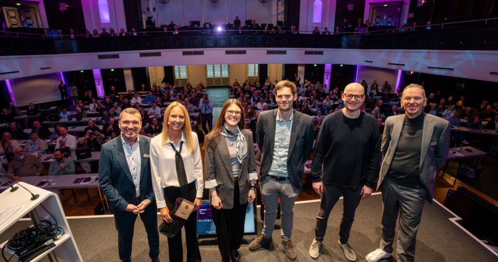 13. Oticon Symposium ZUKUNFT Mensch & Audiologie – Inspirierende Vorträge und ein Abend mit Glitzer & Glamour